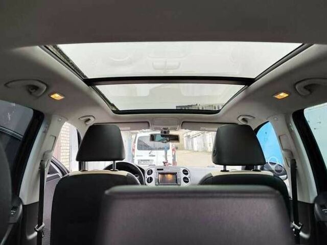 Черный Фольксваген Тигуан, объемом двигателя 2 л и пробегом 122 тыс. км за 9000 $, фото 8 на Automoto.ua