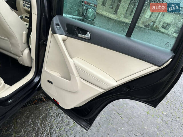 Черный Фольксваген Тигуан, объемом двигателя 1.98 л и пробегом 143 тыс. км за 12400 $, фото 30 на Automoto.ua