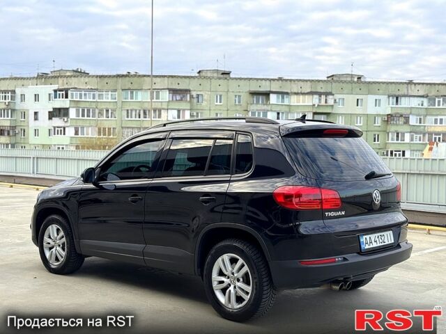 Чорний Фольксваген Тігуан, об'ємом двигуна 2 л та пробігом 184 тис. км за 12450 $, фото 3 на Automoto.ua