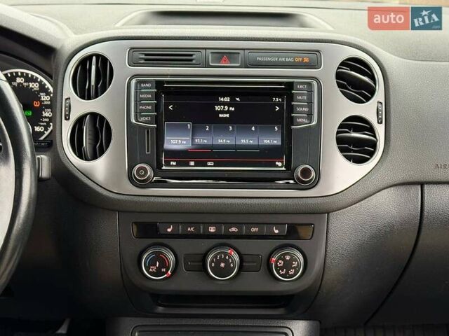 Чорний Фольксваген Тігуан, об'ємом двигуна 1.98 л та пробігом 125 тис. км за 13500 $, фото 26 на Automoto.ua