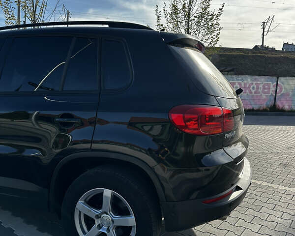 Черный Фольксваген Тигуан, объемом двигателя 1.97 л и пробегом 236 тыс. км за 15250 $, фото 7 на Automoto.ua