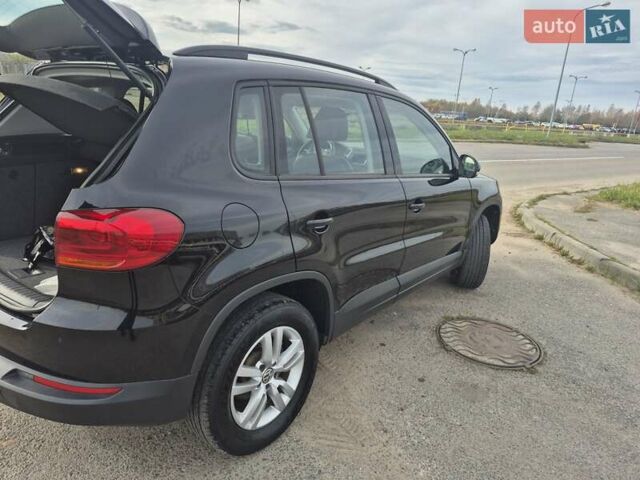 Чорний Фольксваген Тігуан, об'ємом двигуна 2 л та пробігом 135 тис. км за 13850 $, фото 16 на Automoto.ua