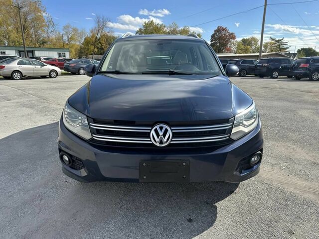 Чорний Фольксваген Тігуан, об'ємом двигуна 2 л та пробігом 80 тис. км за 5800 $, фото 1 на Automoto.ua