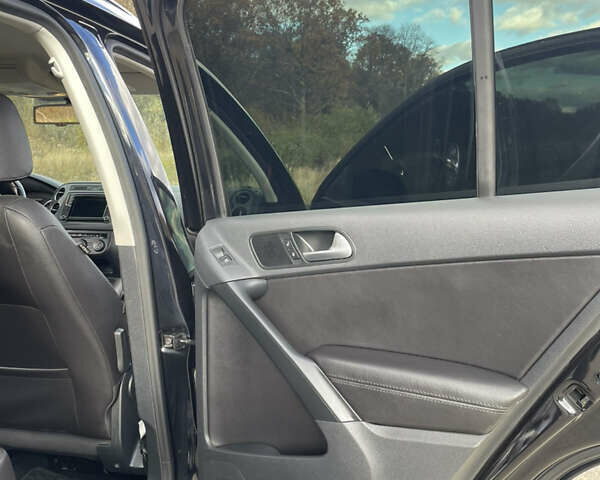 Черный Фольксваген Тигуан, объемом двигателя 1.98 л и пробегом 221 тыс. км за 11990 $, фото 18 на Automoto.ua