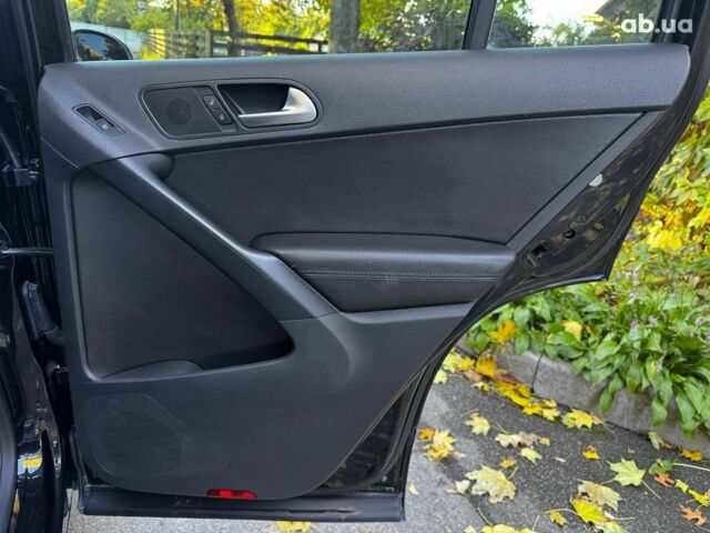 Черный Фольксваген Тигуан, объемом двигателя 2 л и пробегом 260 тыс. км за 12990 $, фото 31 на Automoto.ua