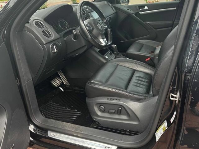 Чорний Фольксваген Тігуан, об'ємом двигуна 2 л та пробігом 220 тис. км за 14000 $, фото 7 на Automoto.ua