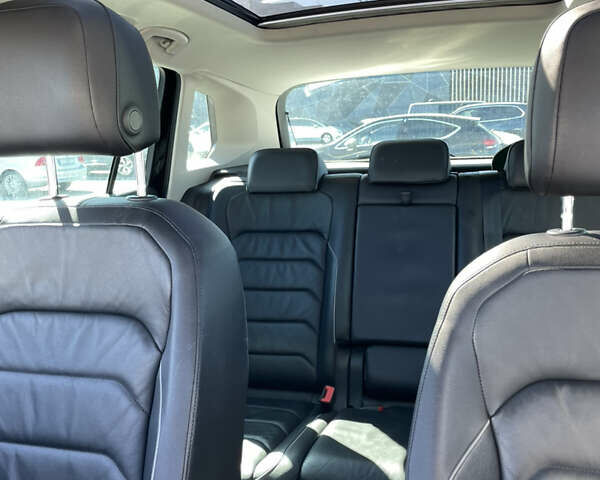 Чорний Фольксваген Тігуан, об'ємом двигуна 1.4 л та пробігом 283 тис. км за 19300 $, фото 16 на Automoto.ua