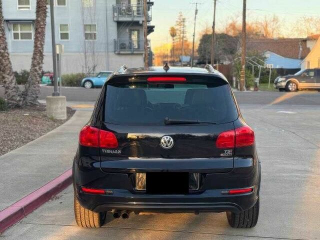 Черный Фольксваген Тигуан, объемом двигателя 2 л и пробегом 112 тыс. км за 7800 $, фото 5 на Automoto.ua