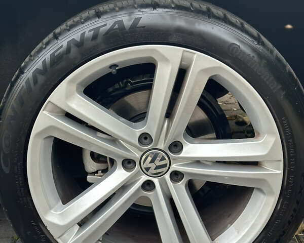 Чорний Фольксваген Тігуан, об'ємом двигуна 2 л та пробігом 207 тис. км за 14200 $, фото 13 на Automoto.ua