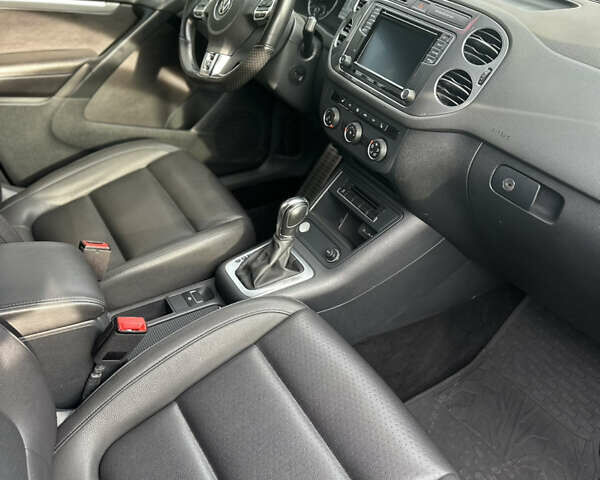 Чорний Фольксваген Тігуан, об'ємом двигуна 2 л та пробігом 207 тис. км за 14200 $, фото 19 на Automoto.ua