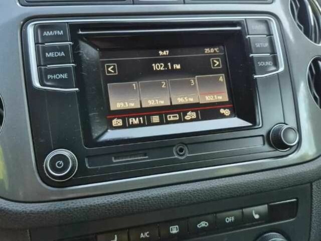 Черный Фольксваген Тигуан, объемом двигателя 2 л и пробегом 156 тыс. км за 8200 $, фото 12 на Automoto.ua