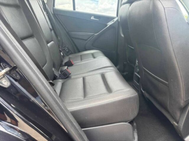 Черный Фольксваген Тигуан, объемом двигателя 2 л и пробегом 77 тыс. км за 3400 $, фото 9 на Automoto.ua