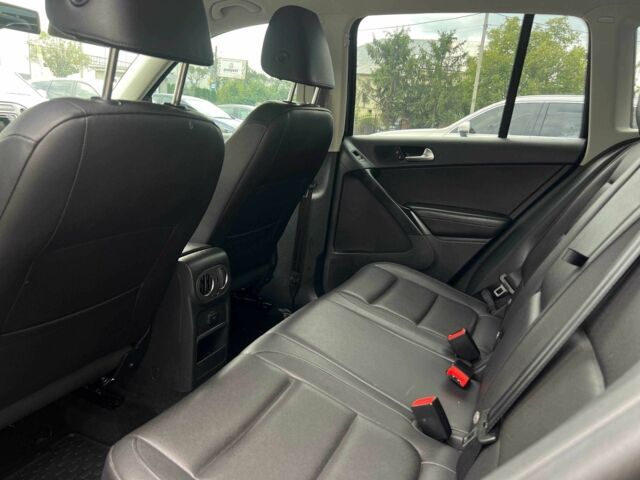 Чорний Фольксваген Тігуан, об'ємом двигуна 2 л та пробігом 176 тис. км за 14500 $, фото 14 на Automoto.ua