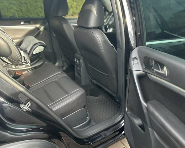 Чорний Фольксваген Тігуан, об'ємом двигуна 2 л та пробігом 207 тис. км за 14200 $, фото 24 на Automoto.ua