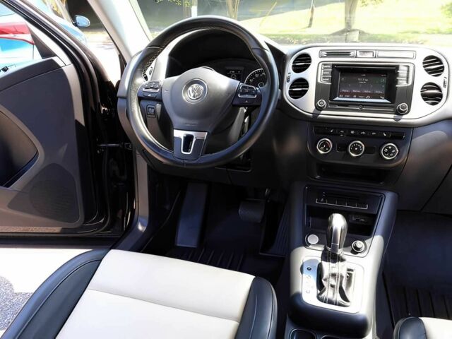 Черный Фольксваген Тигуан, объемом двигателя 2 л и пробегом 77 тыс. км за 5600 $, фото 6 на Automoto.ua