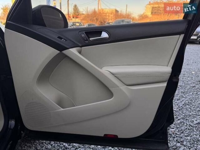 Чорний Фольксваген Тігуан, об'ємом двигуна 1.98 л та пробігом 155 тис. км за 13500 $, фото 24 на Automoto.ua