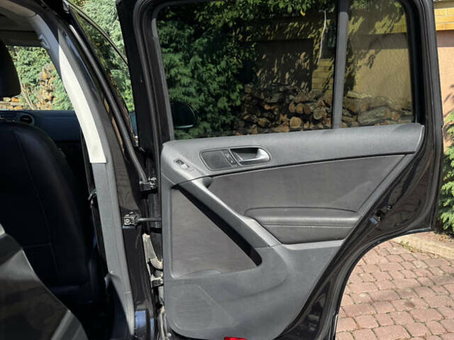 Черный Фольксваген Тигуан, объемом двигателя 1.98 л и пробегом 195 тыс. км за 16850 $, фото 47 на Automoto.ua