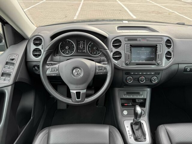 Чорний Фольксваген Тігуан, об'ємом двигуна 2 л та пробігом 157 тис. км за 13499 $, фото 19 на Automoto.ua