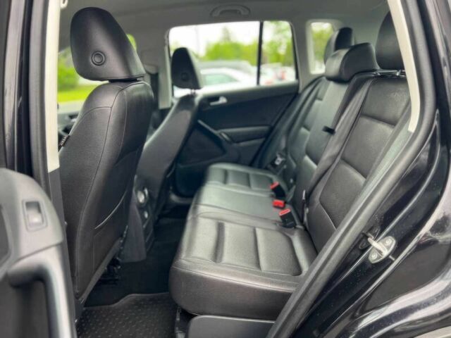 Чорний Фольксваген Тігуан, об'ємом двигуна 2 л та пробігом 70 тис. км за 2800 $, фото 11 на Automoto.ua