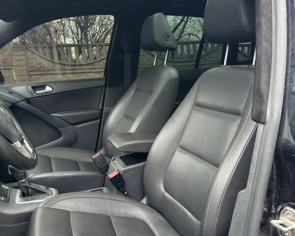 Черный Фольксваген Тигуан, объемом двигателя 2 л и пробегом 148 тыс. км за 13500 $, фото 11 на Automoto.ua