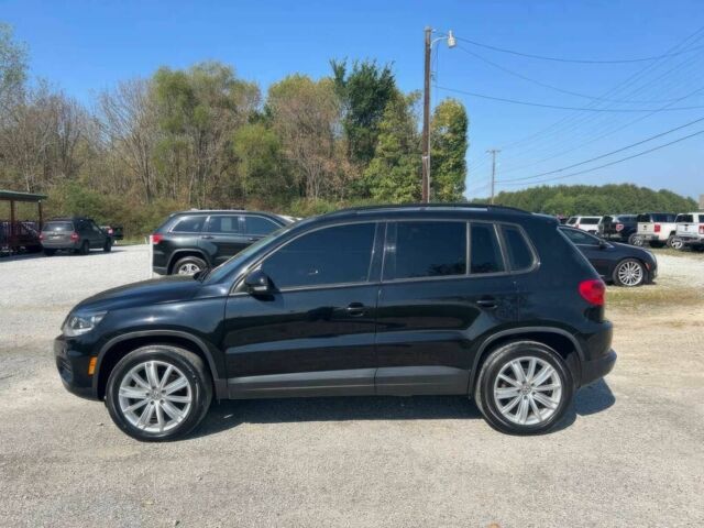 Черный Фольксваген Тигуан, объемом двигателя 2 л и пробегом 79 тыс. км за 2000 $, фото 4 на Automoto.ua