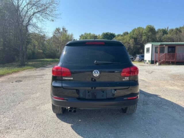 Черный Фольксваген Тигуан, объемом двигателя 2 л и пробегом 79 тыс. км за 2000 $, фото 5 на Automoto.ua