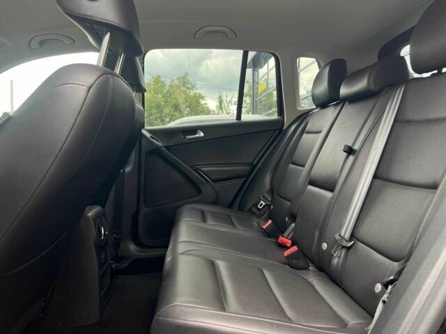 Чорний Фольксваген Тігуан, об'ємом двигуна 2 л та пробігом 176 тис. км за 14500 $, фото 13 на Automoto.ua