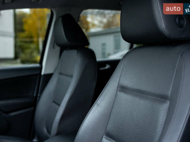 Черный Фольксваген Тигуан, объемом двигателя 1.98 л и пробегом 119 тыс. км за 14550 $, фото 14 на Automoto.ua