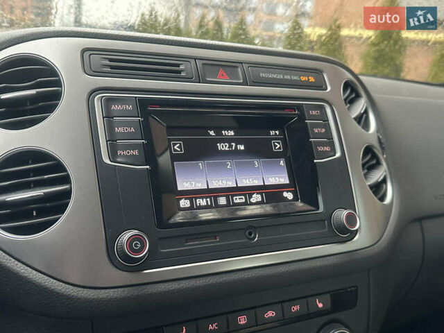 Черный Фольксваген Тигуан, объемом двигателя 2 л и пробегом 161 тыс. км за 13999 $, фото 24 на Automoto.ua