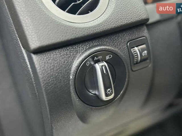 Черный Фольксваген Тигуан, объемом двигателя 2 л и пробегом 133 тыс. км за 14400 $, фото 6 на Automoto.ua