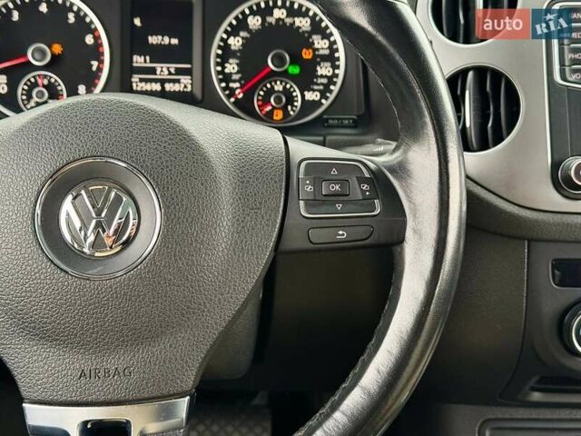 Чорний Фольксваген Тігуан, об'ємом двигуна 1.98 л та пробігом 125 тис. км за 13500 $, фото 33 на Automoto.ua