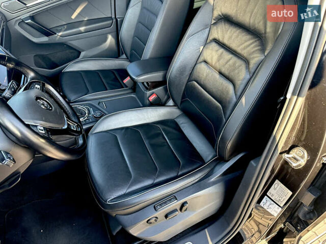 Черный Фольксваген Тигуан, объемом двигателя 2 л и пробегом 232 тыс. км за 26800 $, фото 11 на Automoto.ua