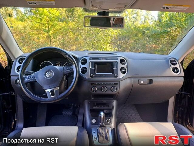 Черный Фольксваген Тигуан, объемом двигателя 2 л и пробегом 182 тыс. км за 14000 $, фото 4 на Automoto.ua