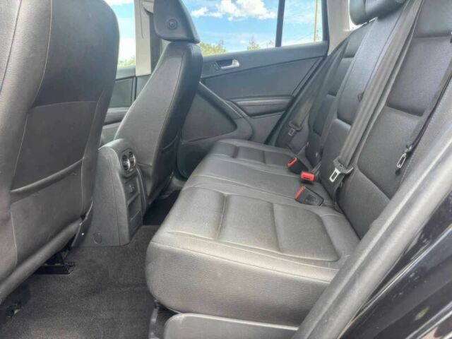 Черный Фольксваген Тигуан, объемом двигателя 2 л и пробегом 77 тыс. км за 3400 $, фото 8 на Automoto.ua