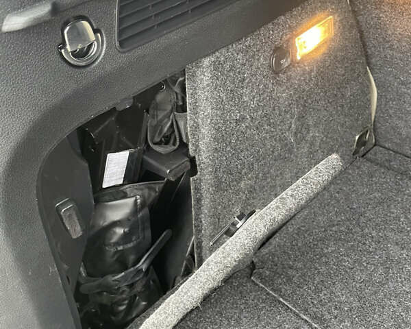 Черный Фольксваген Тигуан, объемом двигателя 2 л и пробегом 166 тыс. км за 13990 $, фото 26 на Automoto.ua