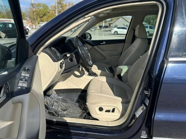 Чорний Фольксваген Тігуан, об'ємом двигуна 2 л та пробігом 80 тис. км за 5800 $, фото 8 на Automoto.ua