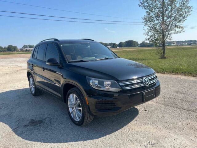 Черный Фольксваген Тигуан, объемом двигателя 2 л и пробегом 79 тыс. км за 2000 $, фото 1 на Automoto.ua