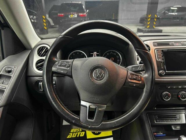 Чорний Фольксваген Тігуан, об'ємом двигуна 2 л та пробігом 133 тис. км за 14400 $, фото 10 на Automoto.ua