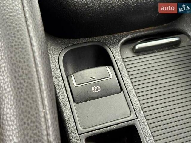 Чорний Фольксваген Тігуан, об'ємом двигуна 1.98 л та пробігом 125 тис. км за 13500 $, фото 30 на Automoto.ua