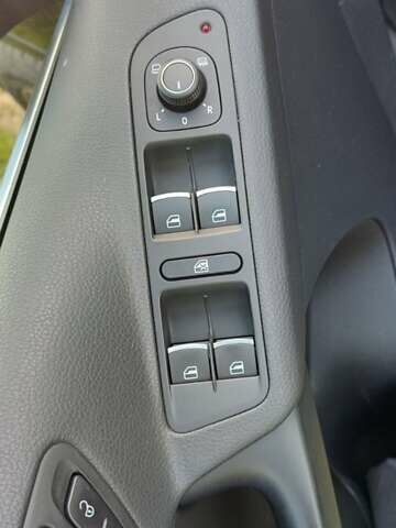 Черный Фольксваген Тигуан, объемом двигателя 2 л и пробегом 110 тыс. км за 13900 $, фото 13 на Automoto.ua