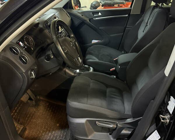 Чорний Фольксваген Тігуан, об'ємом двигуна 1.98 л та пробігом 56 тис. км за 17000 $, фото 3 на Automoto.ua