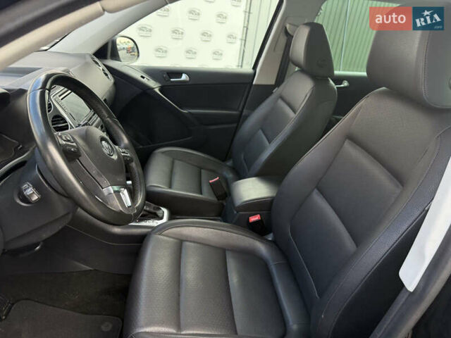 Чорний Фольксваген Тігуан, об'ємом двигуна 2 л та пробігом 180 тис. км за 12600 $, фото 14 на Automoto.ua