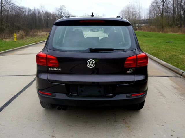 Черный Фольксваген Тигуан, объемом двигателя 2 л и пробегом 75 тыс. км за 13500 $, фото 5 на Automoto.ua