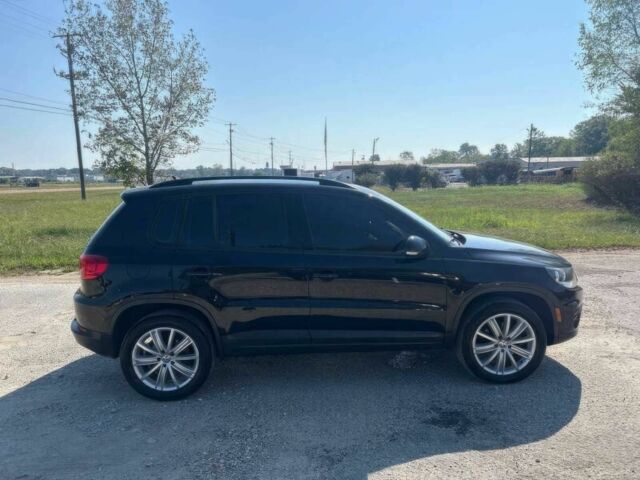 Черный Фольксваген Тигуан, объемом двигателя 2 л и пробегом 79 тыс. км за 2000 $, фото 3 на Automoto.ua