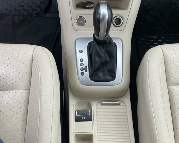 Черный Фольксваген Тигуан, объемом двигателя 2 л и пробегом 166 тыс. км за 13990 $, фото 17 на Automoto.ua