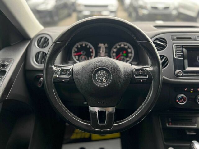 Чорний Фольксваген Тігуан, об'ємом двигуна 2 л та пробігом 176 тис. км за 14500 $, фото 18 на Automoto.ua