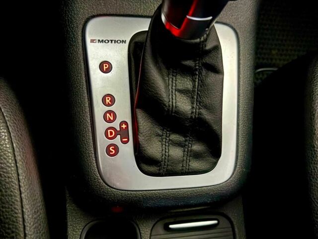 Черный Фольксваген Тигуан, объемом двигателя 2 л и пробегом 162 тыс. км за 12500 $, фото 7 на Automoto.ua