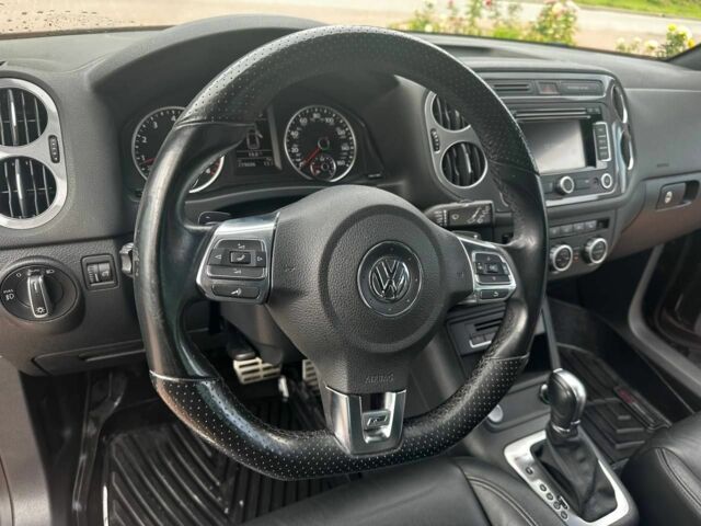 Чорний Фольксваген Тігуан, об'ємом двигуна 2 л та пробігом 220 тис. км за 14000 $, фото 6 на Automoto.ua