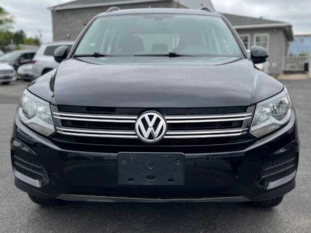 Чорний Фольксваген Тігуан, об'ємом двигуна 2 л та пробігом 70 тис. км за 2800 $, фото 1 на Automoto.ua