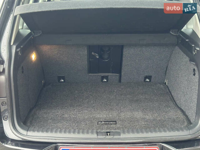 Черный Фольксваген Тигуан, объемом двигателя 2 л и пробегом 161 тыс. км за 13999 $, фото 21 на Automoto.ua